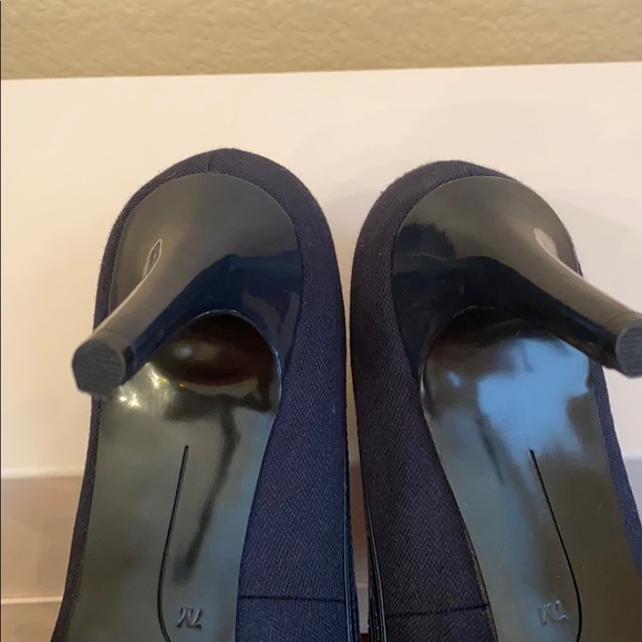 Nine West Navy and Black Heels - Picture 7 of 8